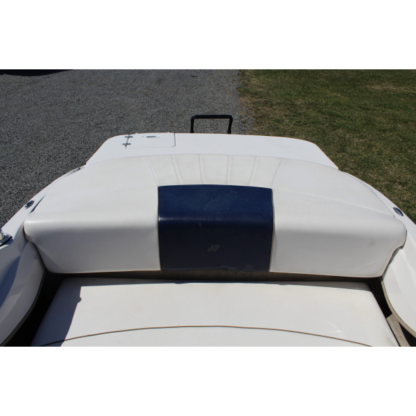 23-42B 2009 Four Winns Bowrider Wake Edition H180